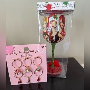 Delish Hand-Painted Christmas Cheer Wine Glass with Wine Charms NWT
